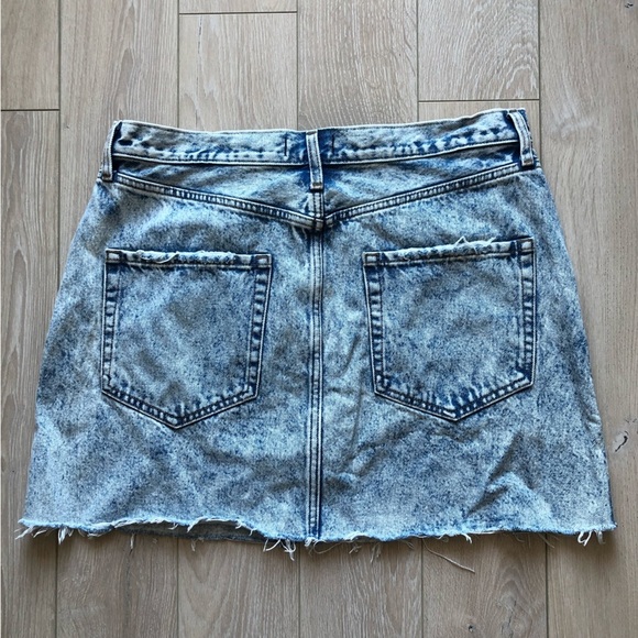 Abercrombie & Fitch Light Wash Blue Denim Mini Skirt - Picture 2 of 10